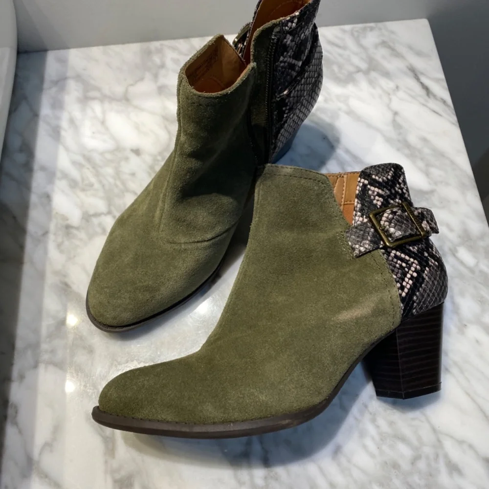Vionic boots - Picture 5 of 6